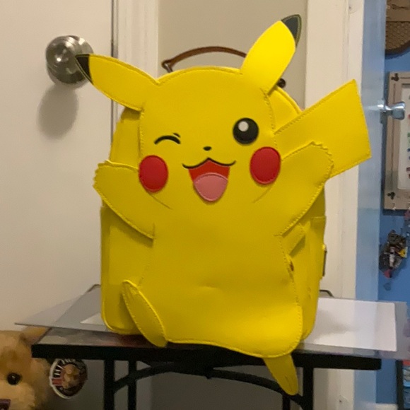 Loungefly Pokémon Pikachu Mini backpack - Picture 1 of 8